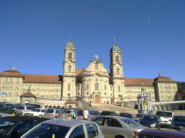 Zoom: Nach der Versammlung und dem Essen konnte die Klosterkirche besichtigt werden.