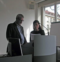 Zoom: Zum Abschluss lasen Graziella Rossi und Dieter Bachmann aus Texten und Briefen des kürzlich verstorbenen Autors Jörg Steiner.